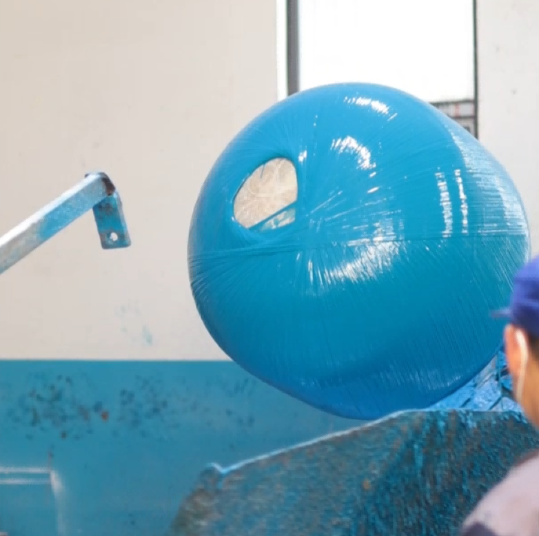 fiberglass-sand-filter-winding-in-progress.png